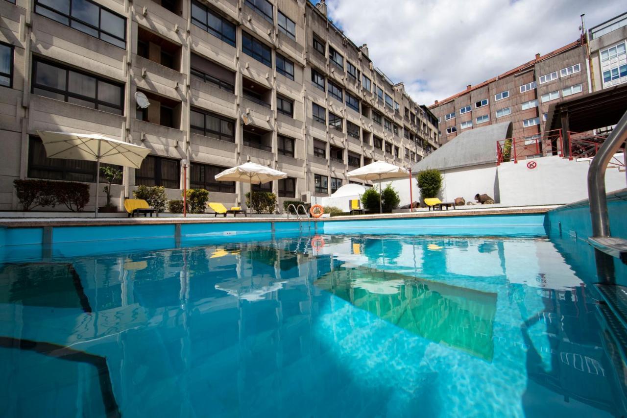 Eurostars Araguaney Hotel Santiago de Compostela Exterior photo The swimming pool at the hotel