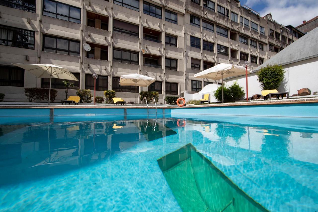 Eurostars Araguaney Hotel Santiago de Compostela Exterior photo The swimming pool at the hotel