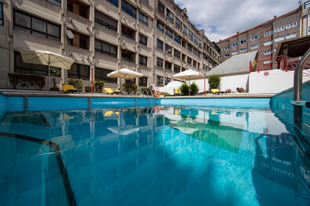 Eurostars Araguaney Hotel Santiago de Compostela Exterior photo The swimming pool at the hotel