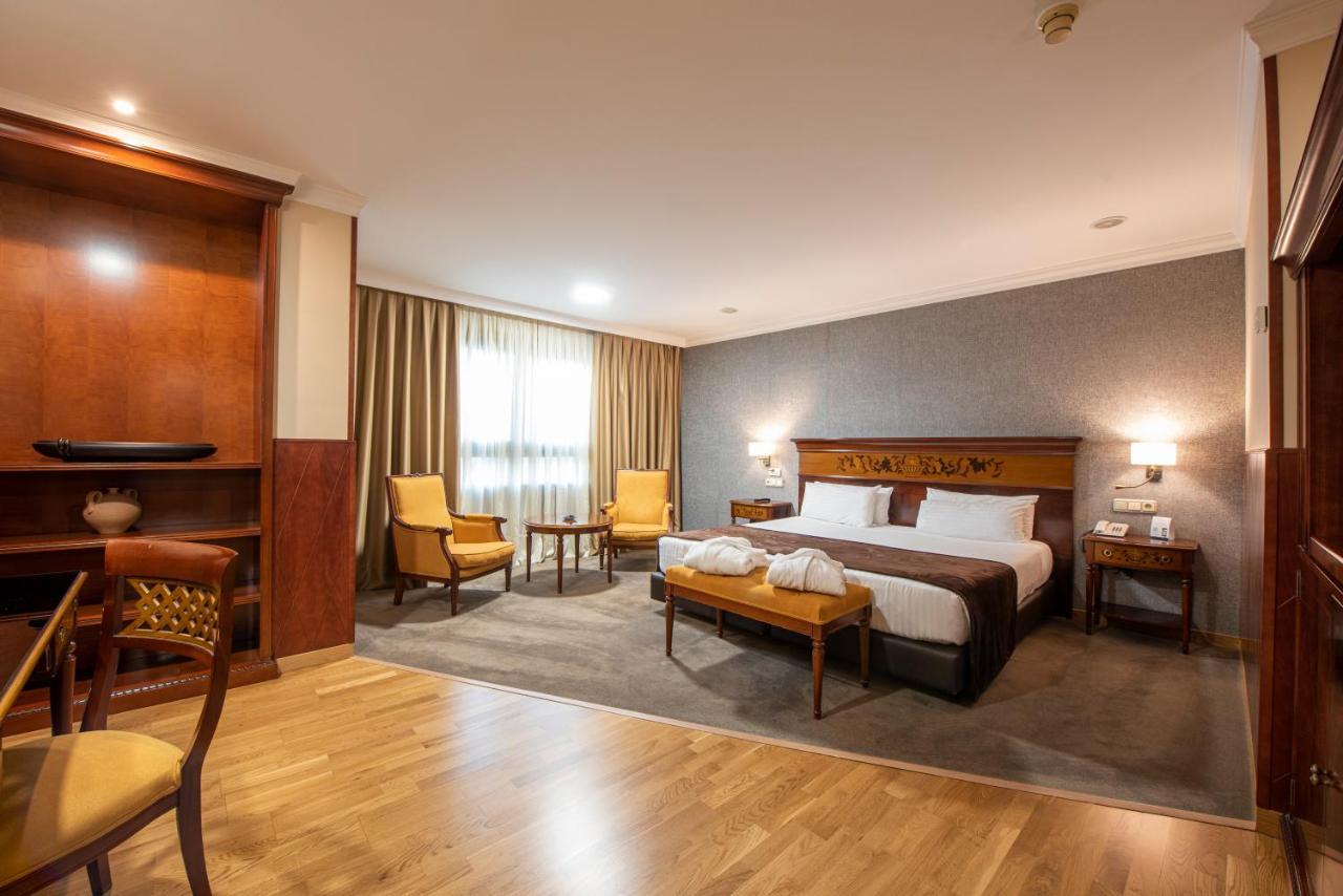 Eurostars Araguaney Hotel Santiago de Compostela Exterior photo Deluxe Room