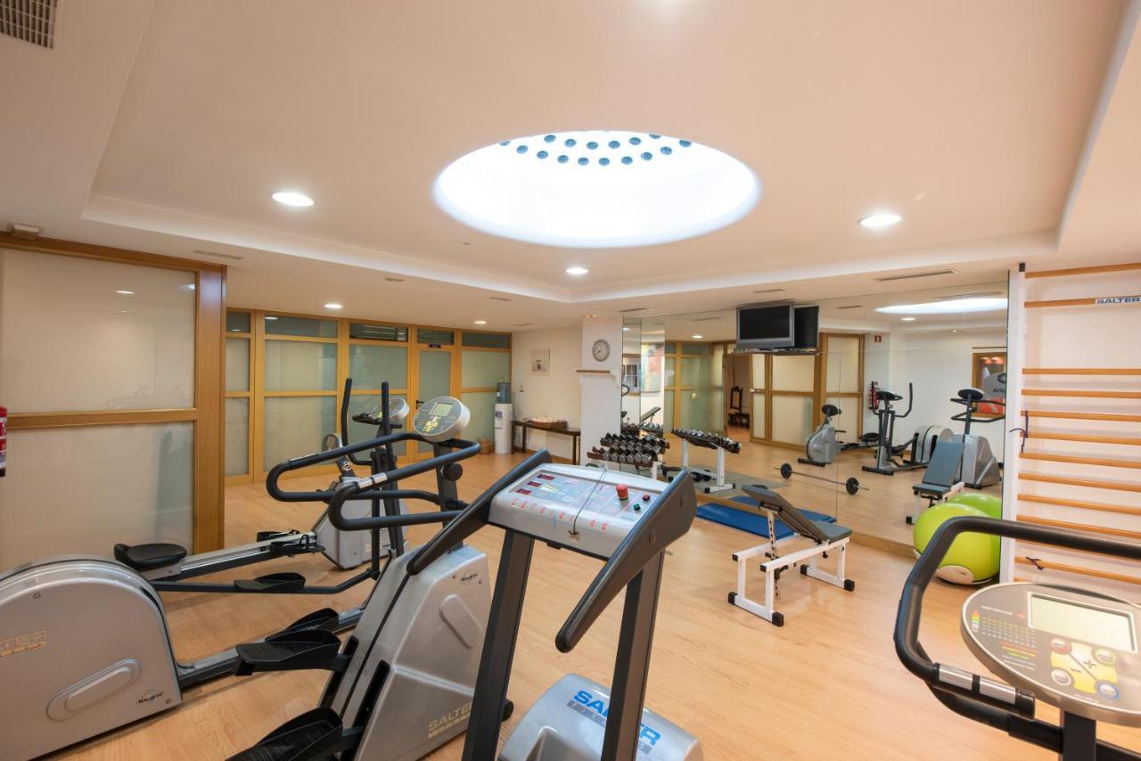 Eurostars Araguaney Hotel Santiago de Compostela Exterior photo A private gym