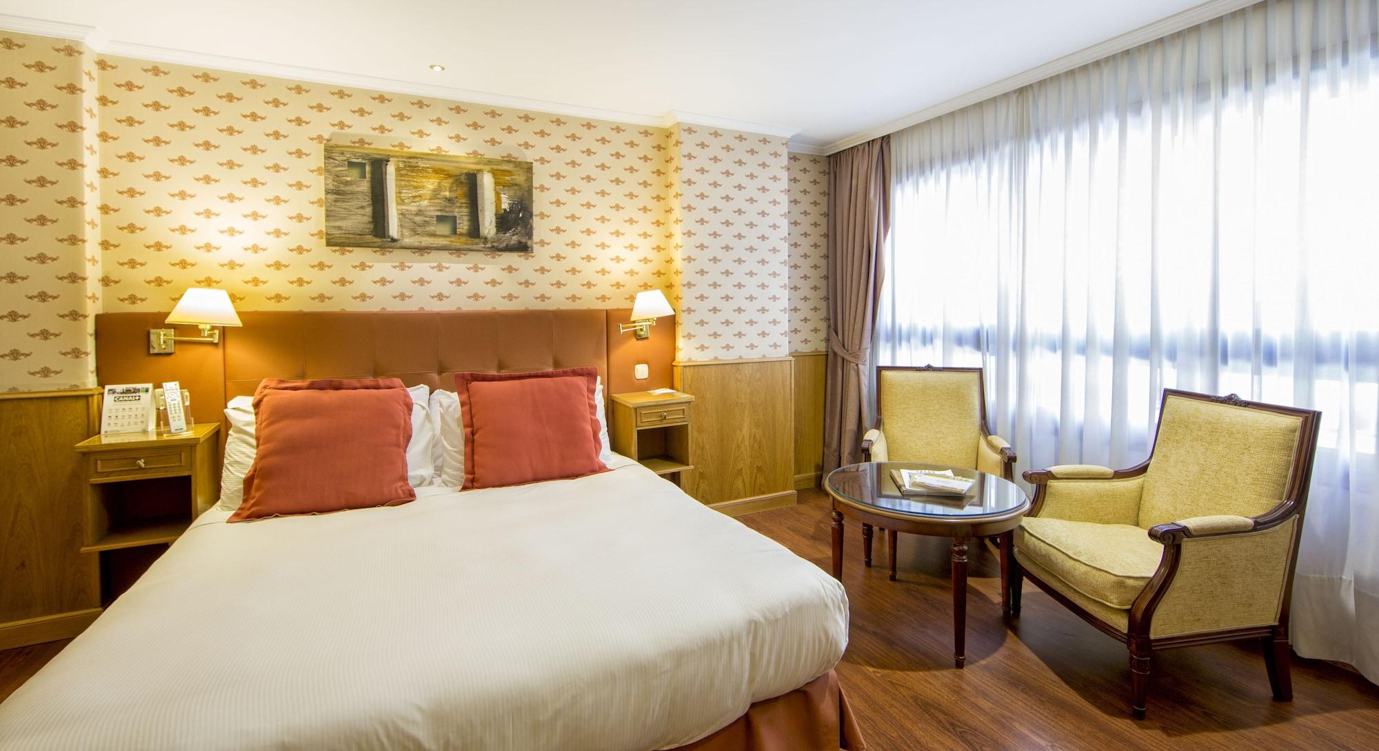Eurostars Araguaney Hotel Santiago de Compostela Exterior photo A room at the hotel
