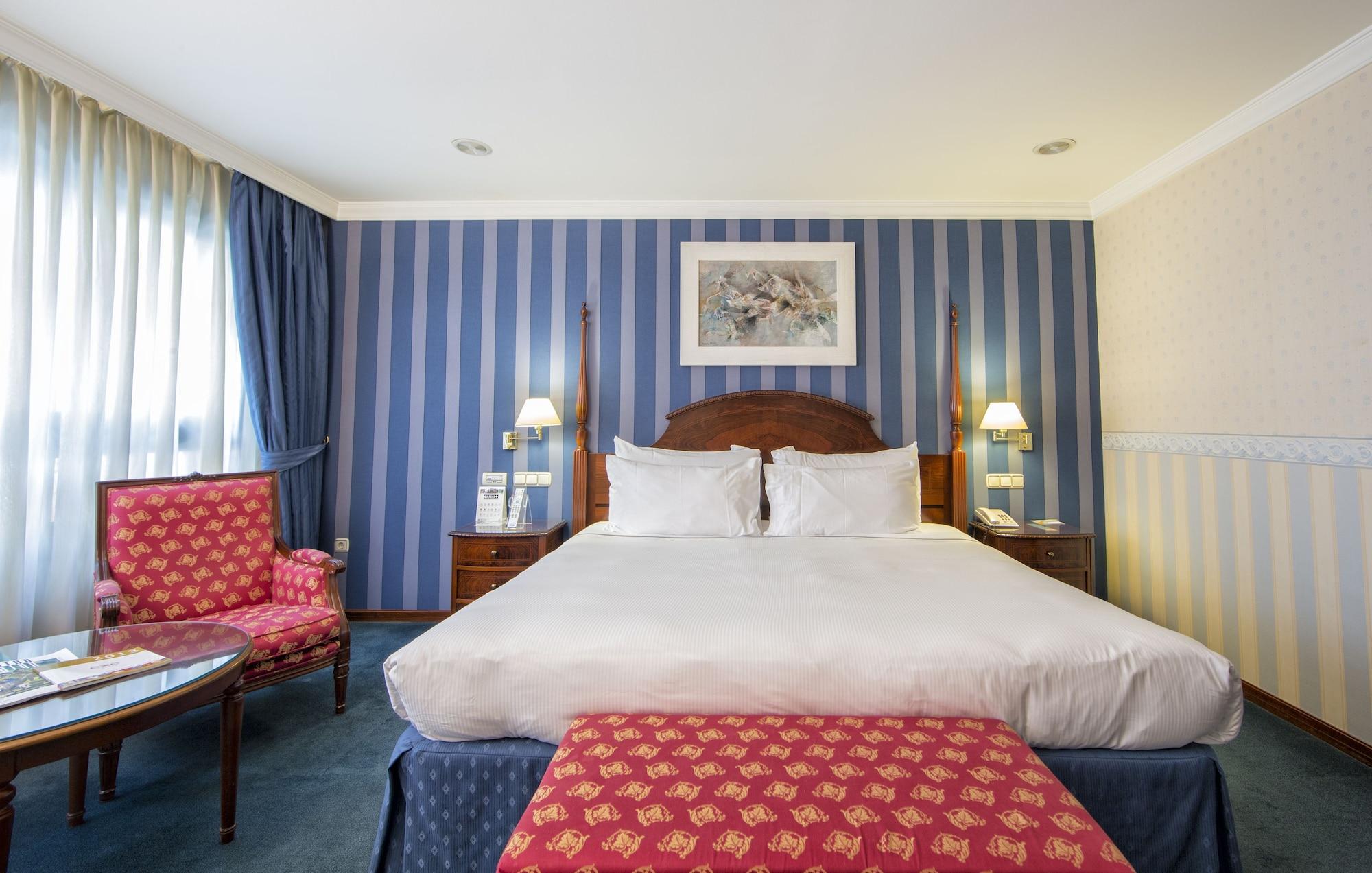 Eurostars Araguaney Hotel Santiago de Compostela Exterior photo A bedroom at the hotel