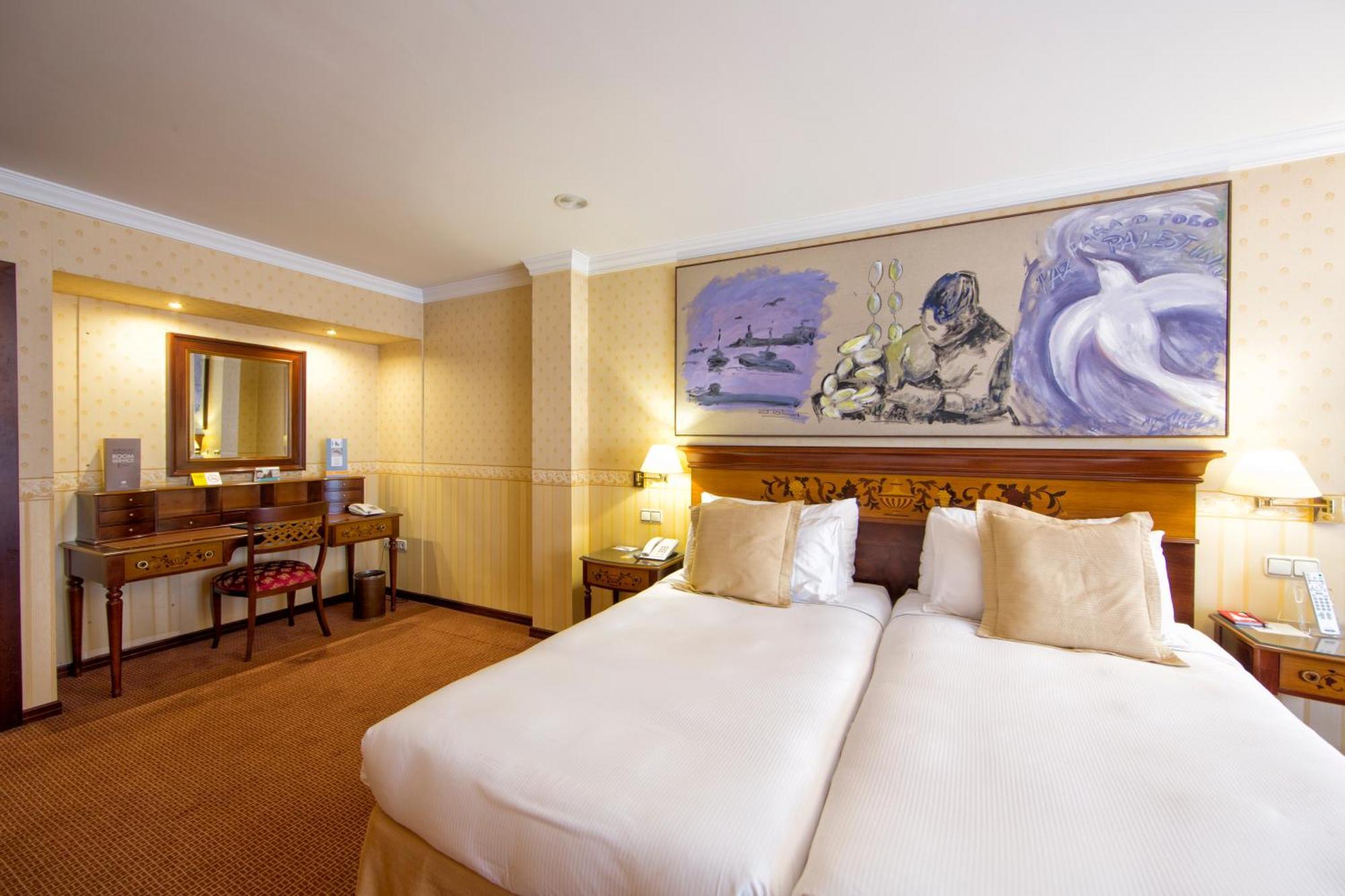 Eurostars Araguaney Hotel Santiago de Compostela Room photo A room at the hotel