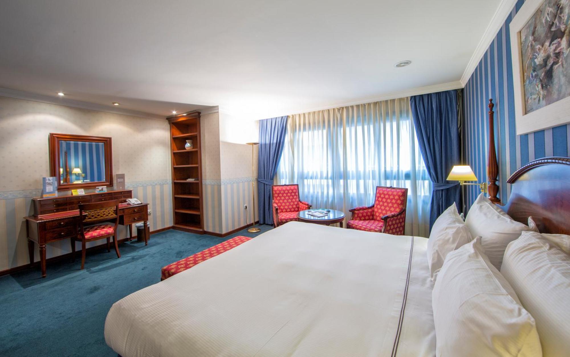 Eurostars Araguaney Hotel Santiago de Compostela Room photo A room at the hotel